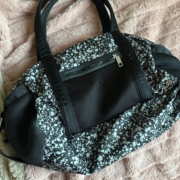 Lululemon duffle - Picture 2 of 8